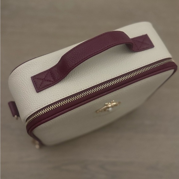 LACATTURA classic bee accent ivory leather makeup travel case bag - Picture 6 of 12